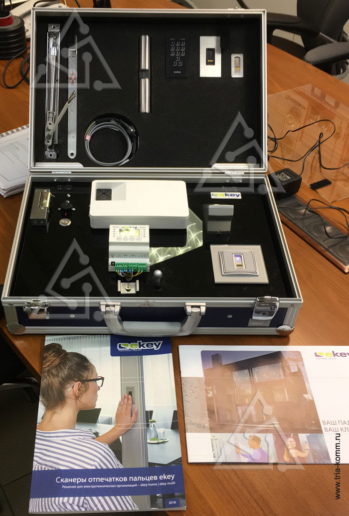 Шоу-кейс Ekey Biometric Systems GmbH для СКУД на базе считывателей отпечатков пальца