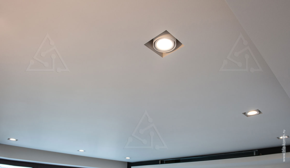 Монтаж встраиваемых потолочных светильников в квартире по дизайн-проекту