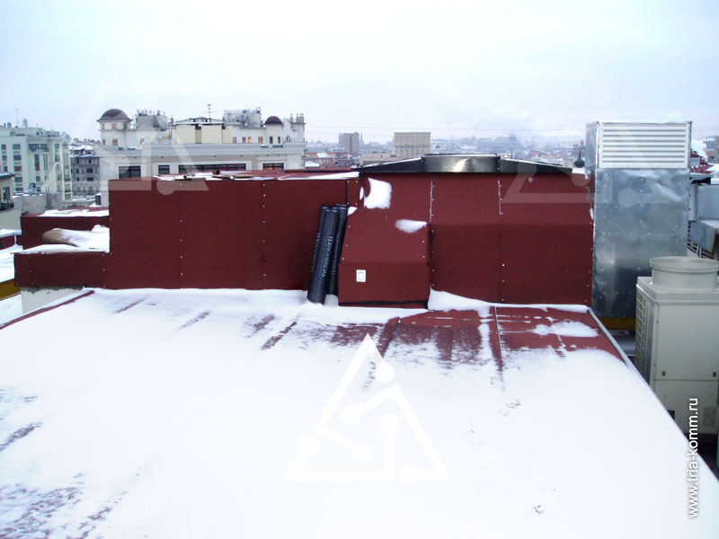 Фото системы вентиляции на крыше пентхауса зимой