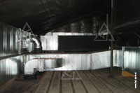 Еще один пример выполненного монтажа воздуховодов на чердаке коттеджа