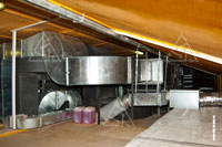 Фото воздуховодов системы вентиляции коттеджа, установленных на чердаке