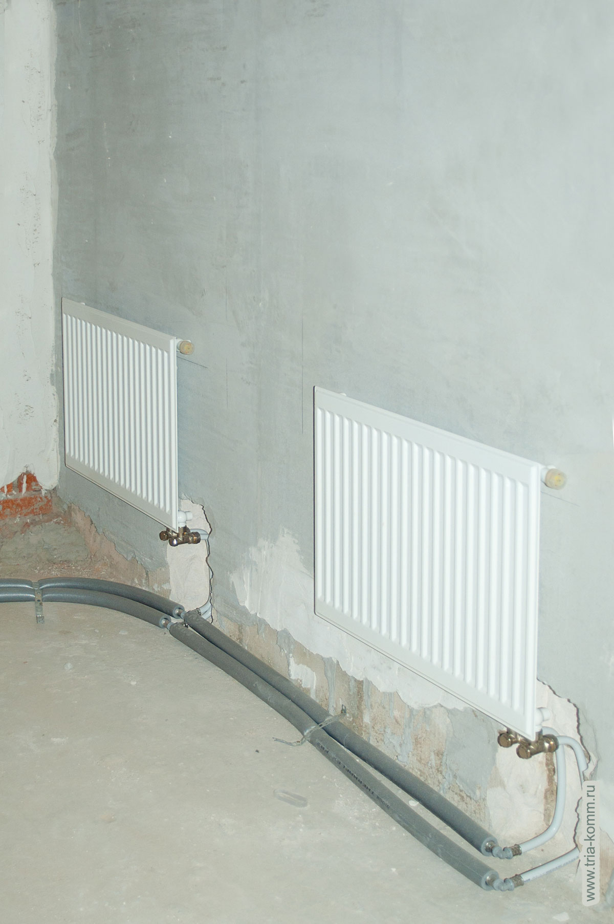 Фото радиаторов отопления выполнено перед отделкой помещений