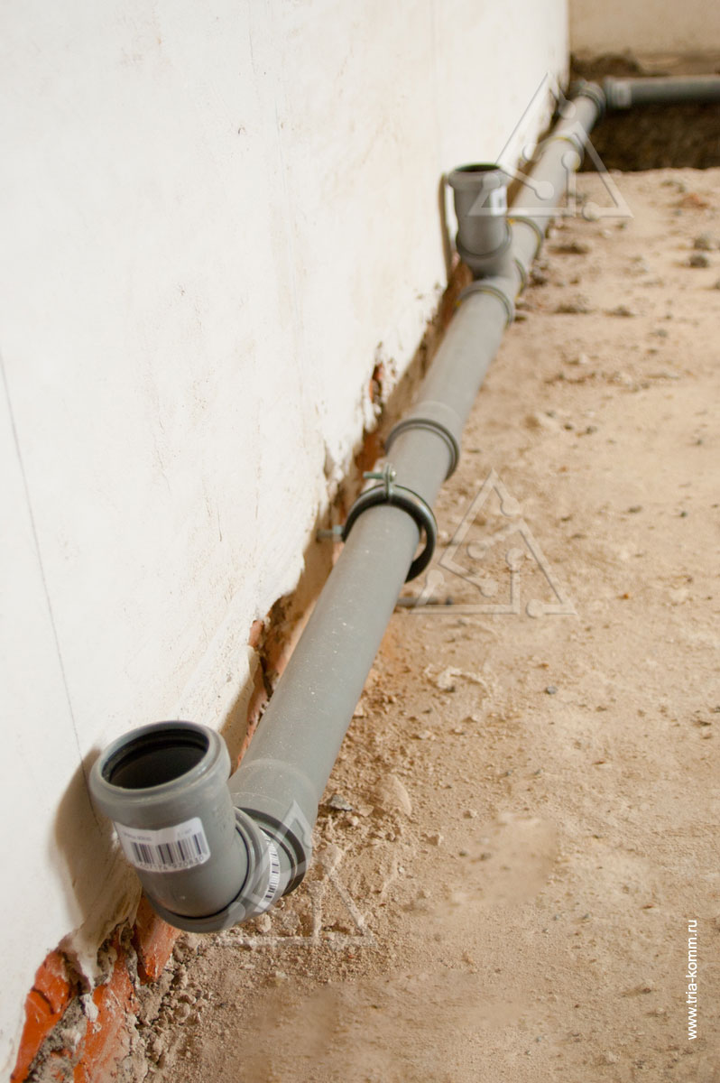Фото трубы канализации в помещении загородного дома