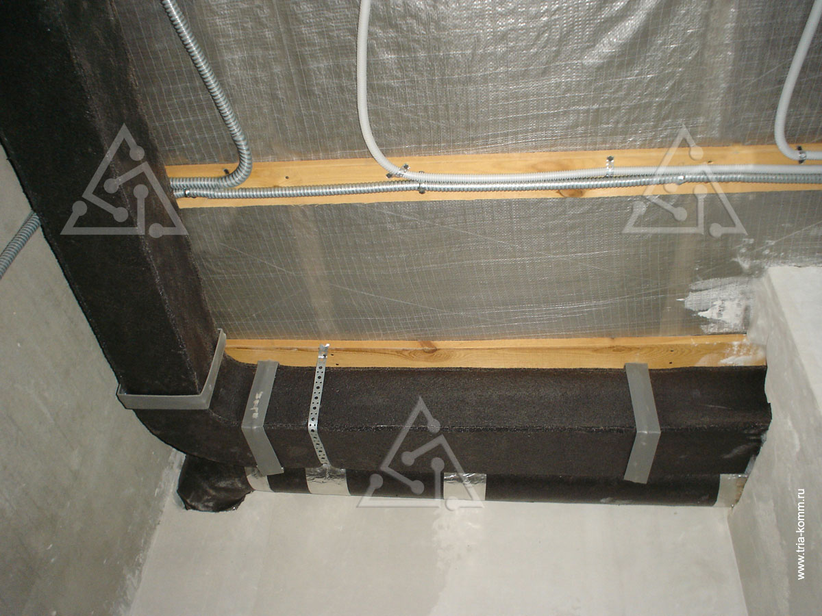Фото выполненного монтажа воздуховодов системы вентиляции загородного дома